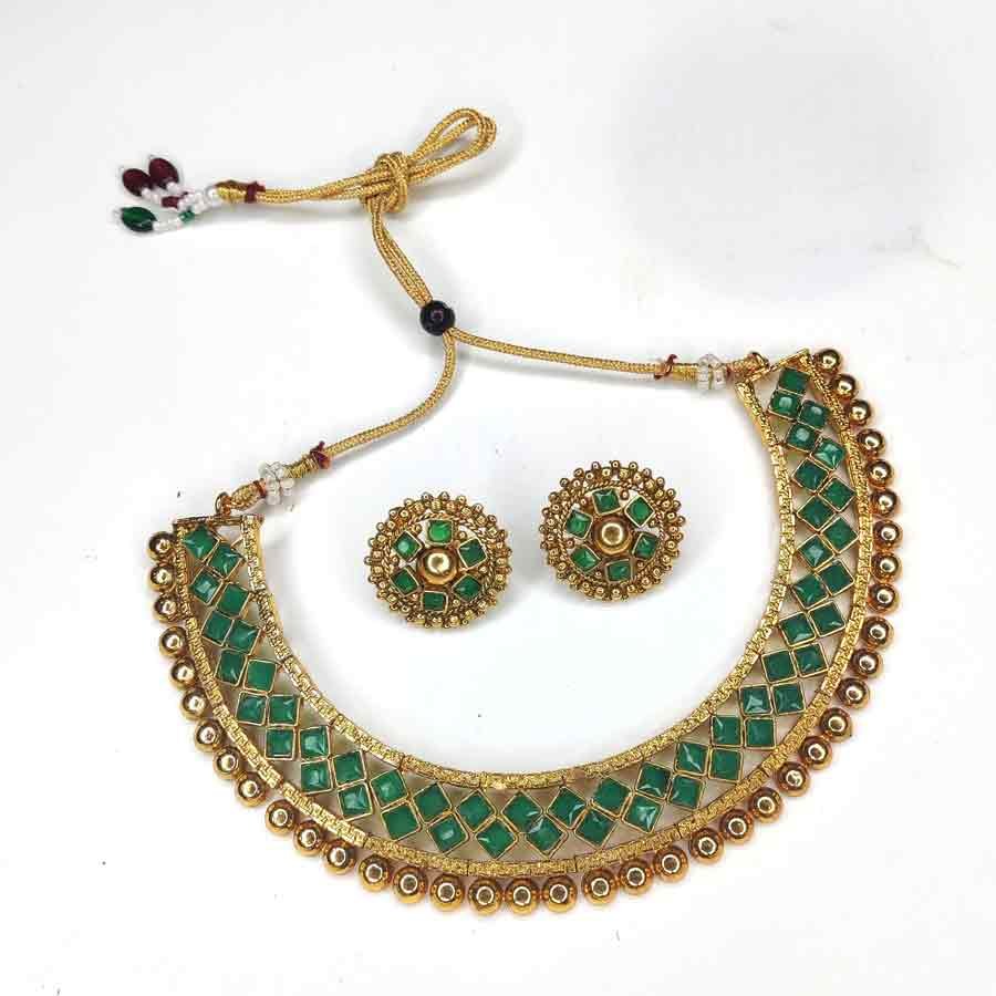 Colourful Neckalce set wearable at all occasions its an women delight necklace brought to you by Kayaa fashion house
