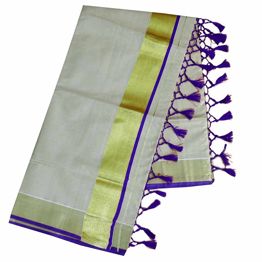 The versatility of kottar kasavu sarees is that it makes you feel in between classic and contemporary. While the black border gives it a authentic formal look, the golden zari nestled between them gives it a traditional touch. This 'swarna kasavu' sarees are perfect for both, a formal official meeting and a festive gathering.