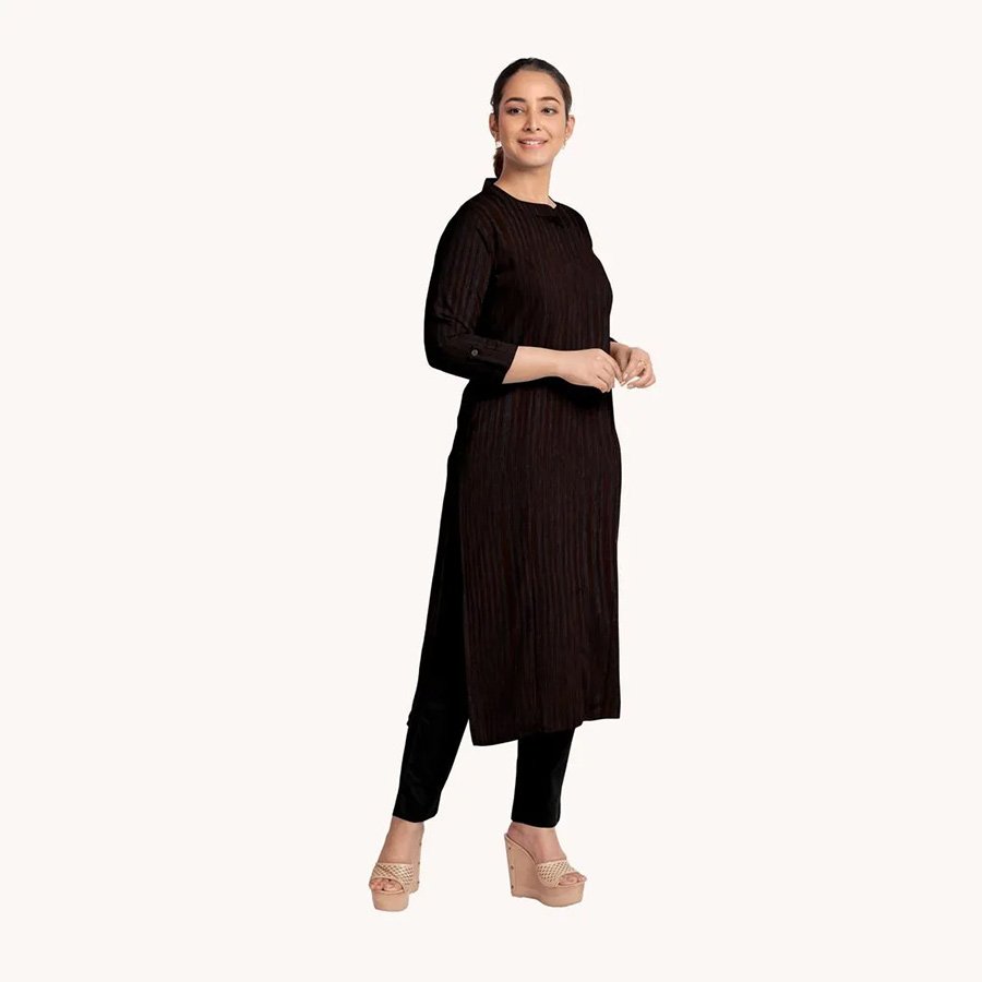 Tailored with fine and breathable hand woven fabric, this long kurti with princess cut and roll up sleeves is a wardrobe staple for every women.